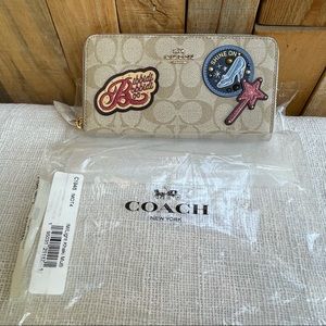 Disney X Coach Accordion Zip Wallet In Signature Canvas With Patches NEW